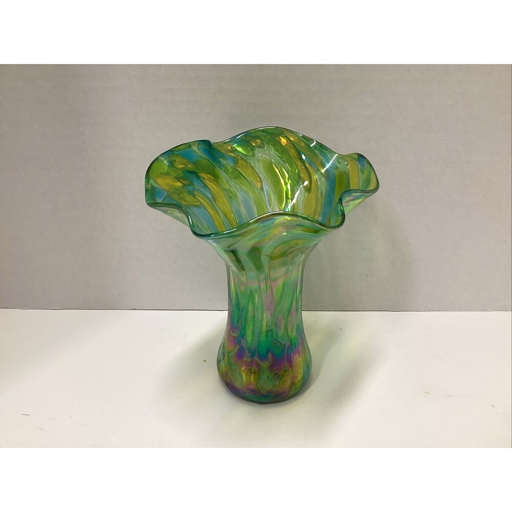 glass eye studio hand blown ruffled iridescent swirl glass vase green 6.5Lx5.5W”
